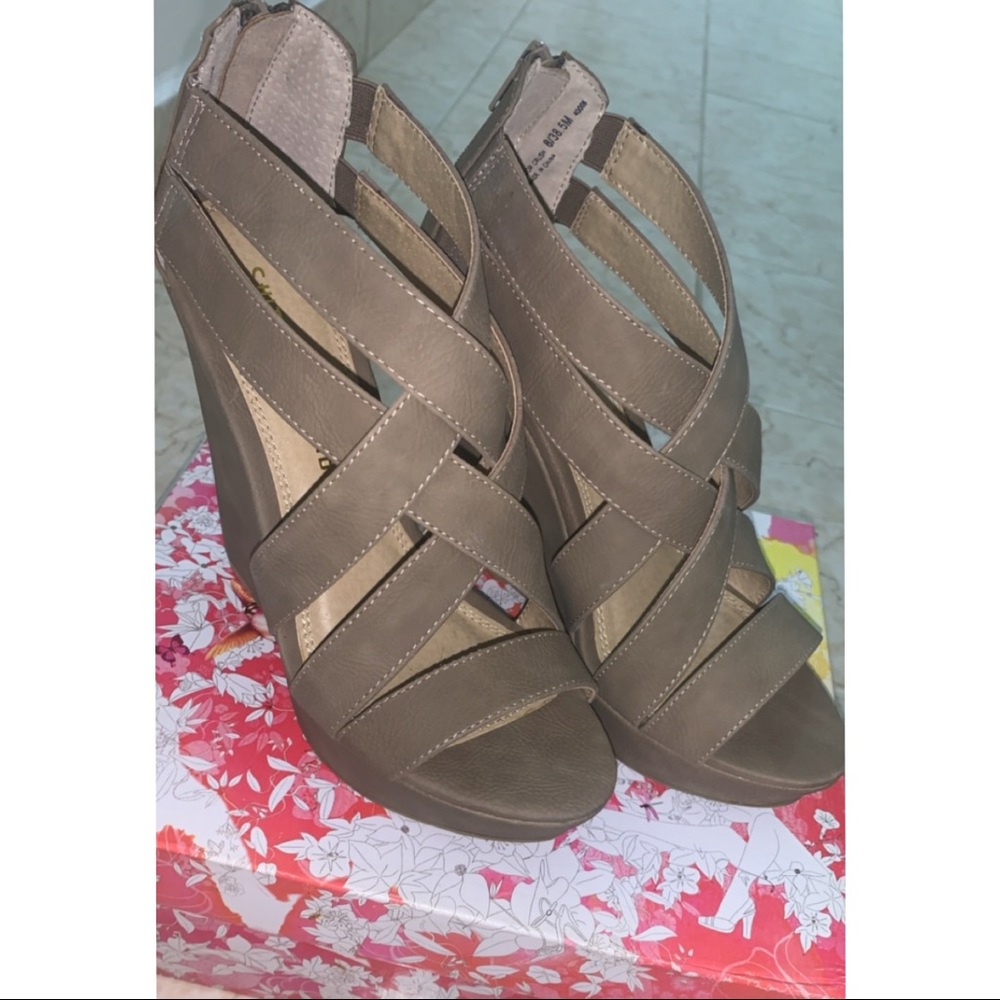 Criss Cross Taupe Wedges